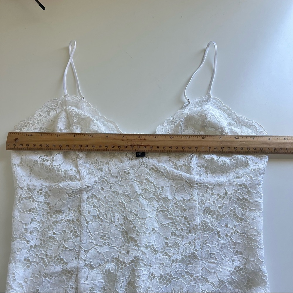 Express Allover Lace Thong White Bodysuit Medium NWOT Beautiful!! - Picture 9 of 10